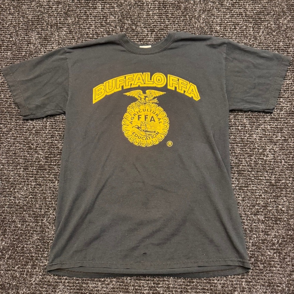 Gildan Buffalo FFA Agricultural Education Graphic T-Shirt Black Yellow Medium